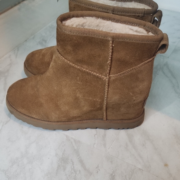 UGG Chestnut Suede Classic Femme Wedge Size 7 Ankle Booties - Picture 9 of 9
